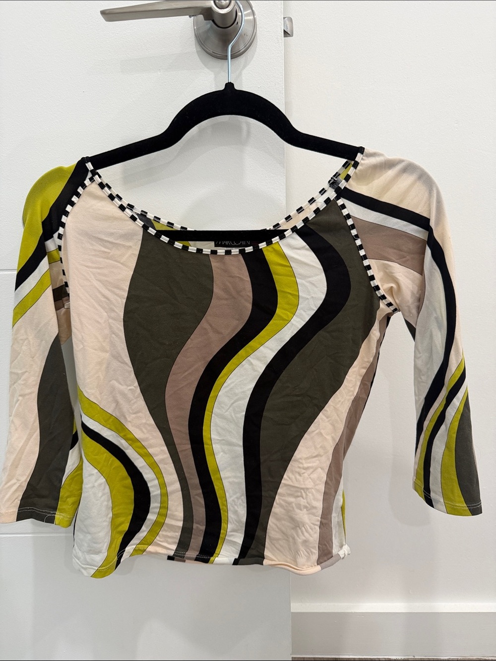 Vintage Wave-Print Scoop Neck Top